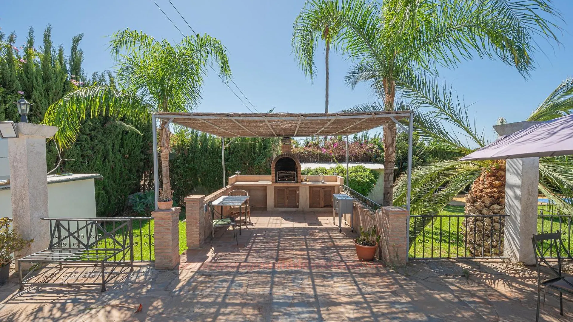 Marbella Beautiful Renovated Villa 5 Bedrooms, 3 Bathrooms, Private Heated Pool, Close Beach Plage, 10 To 12 People, Ping Pong, Private Petanque 0*,