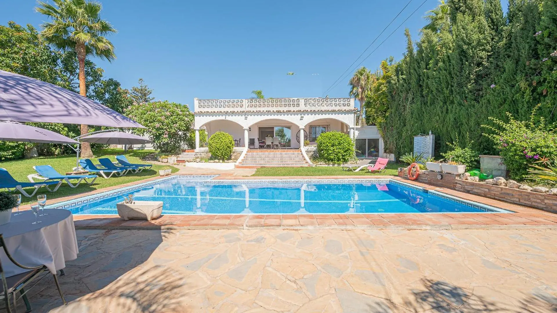 Marbella Beautiful Renovated Villa 5 Bedrooms, 3 Bathrooms, Private Heated Pool, Close Beach Plage, 10 To 12 People, Ping Pong, Private Petanque contacts